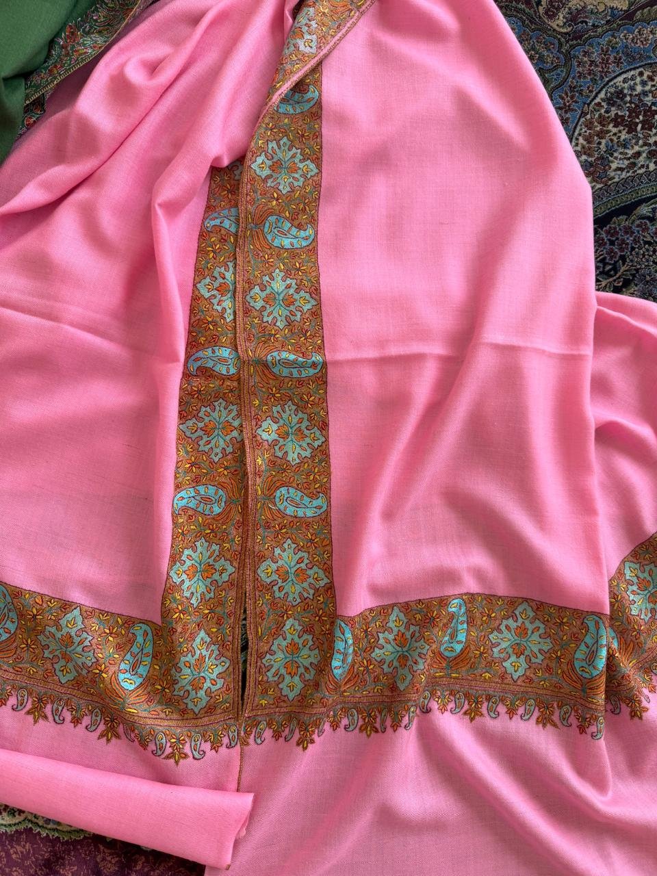 Pure pashmina handmade sozni embroidery beautiful border shawl